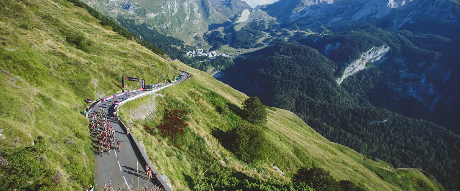 ciclistas en montaña